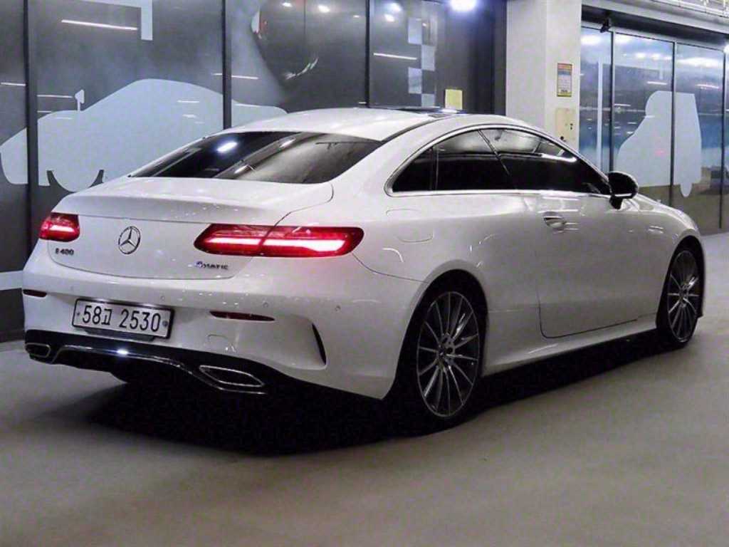 Mercedes Benz E class - Vista 4