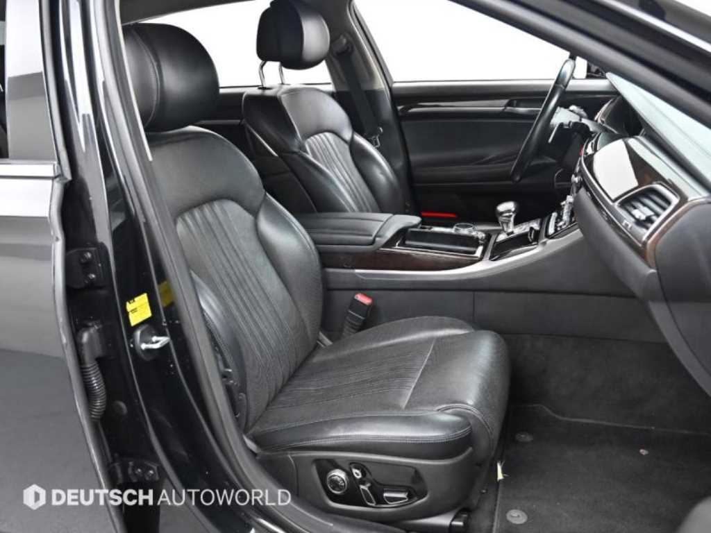 Genesis EQ900 - Vista 10