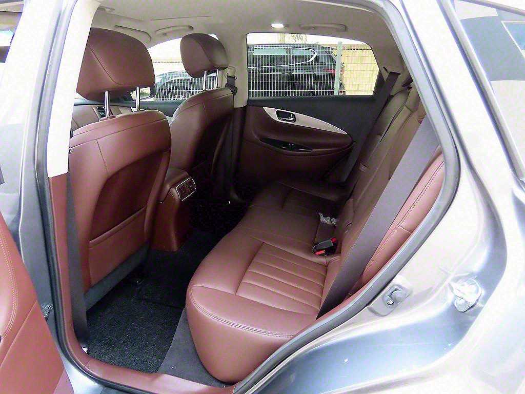 Infiniti QX - Vista 6