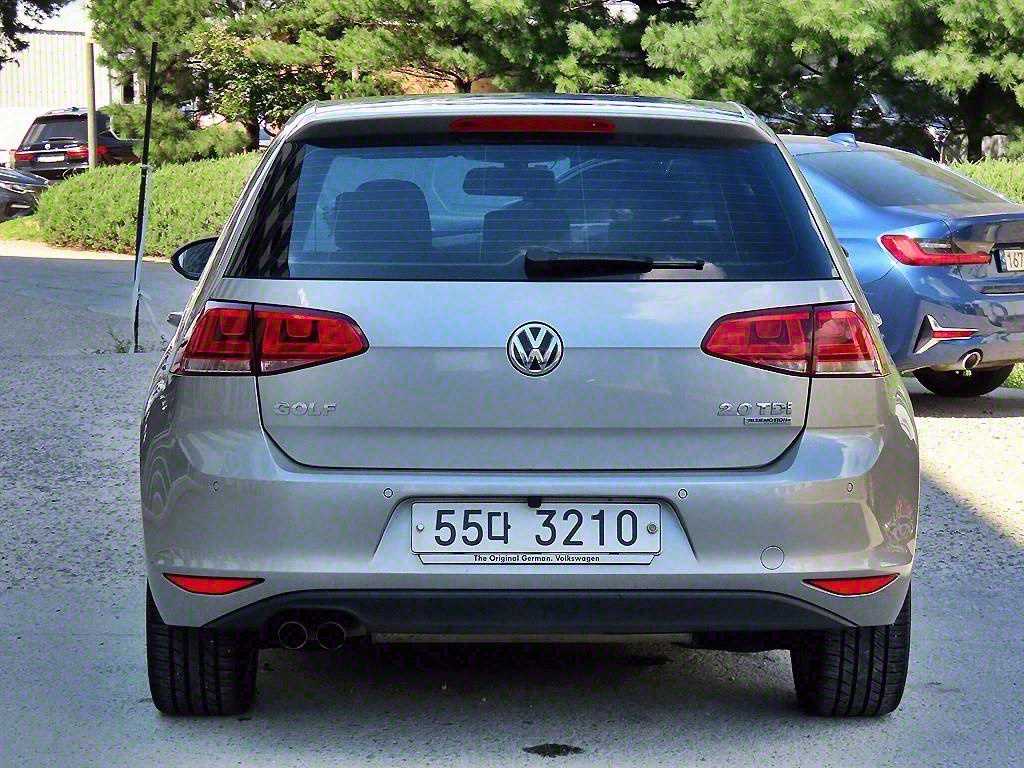 Volkswagen Golf - Vista 4