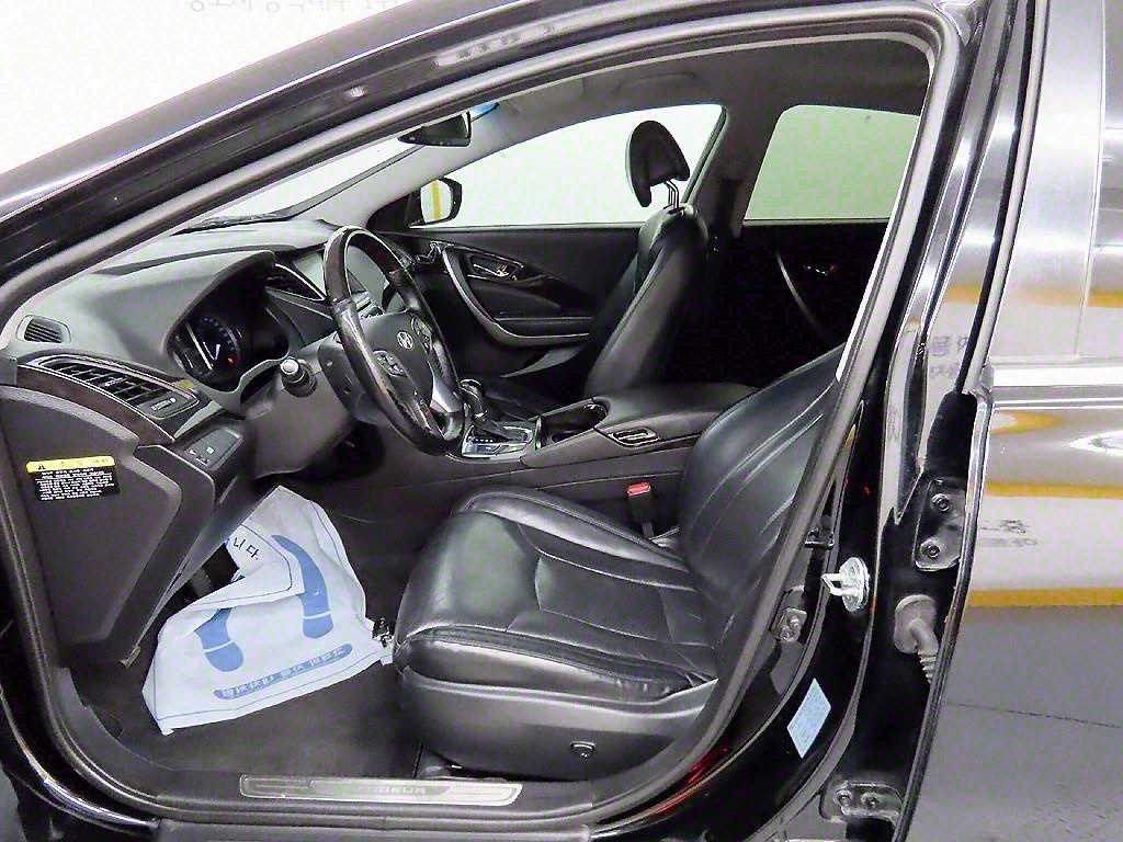 HYUNDAI Grandeur - Vista 5