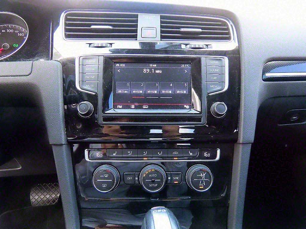 Volkswagen Golf - Vista 12