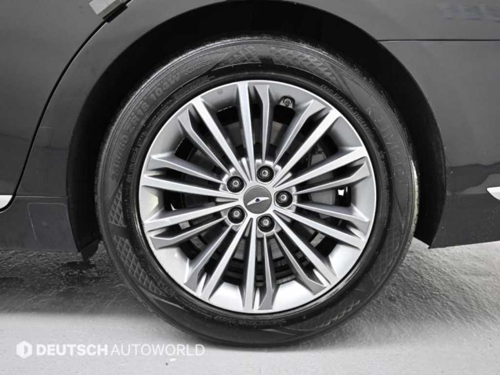 Genesis EQ900 - Vista 5