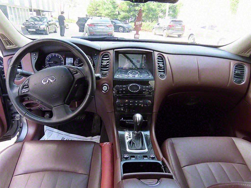 Infiniti QX - Vista 7
