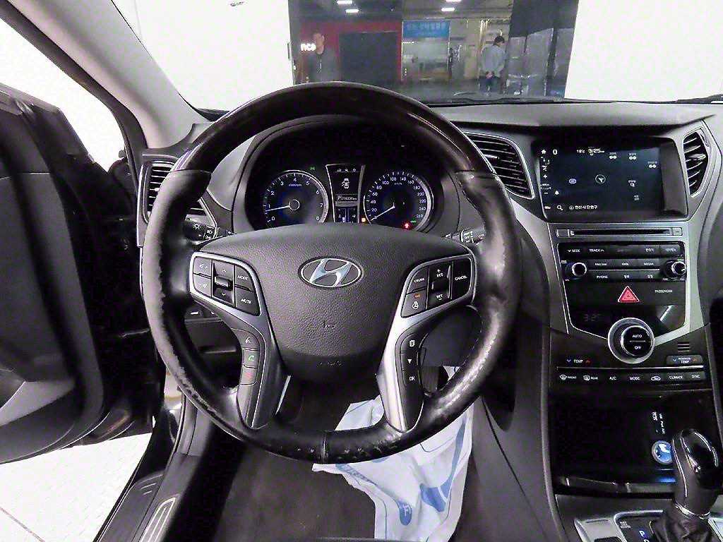 HYUNDAI Grandeur - Vista 9