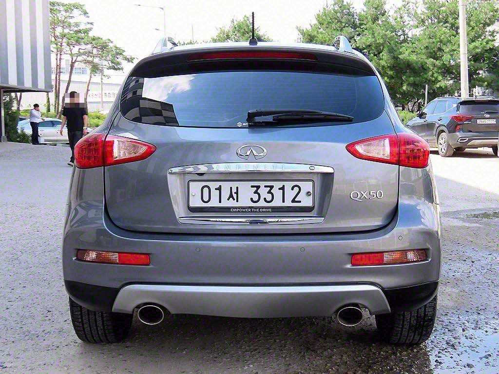 Infiniti QX - Vista 4