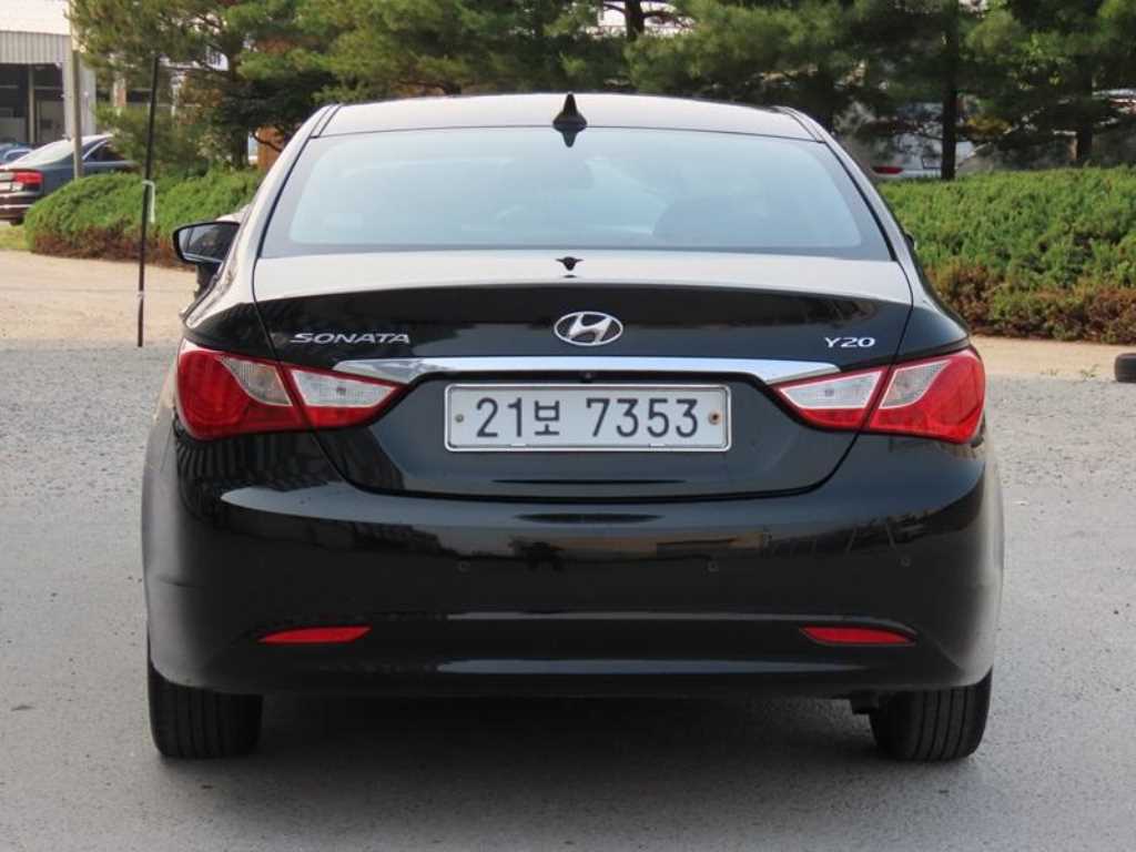 HYUNDAI Sonata - Vista 4