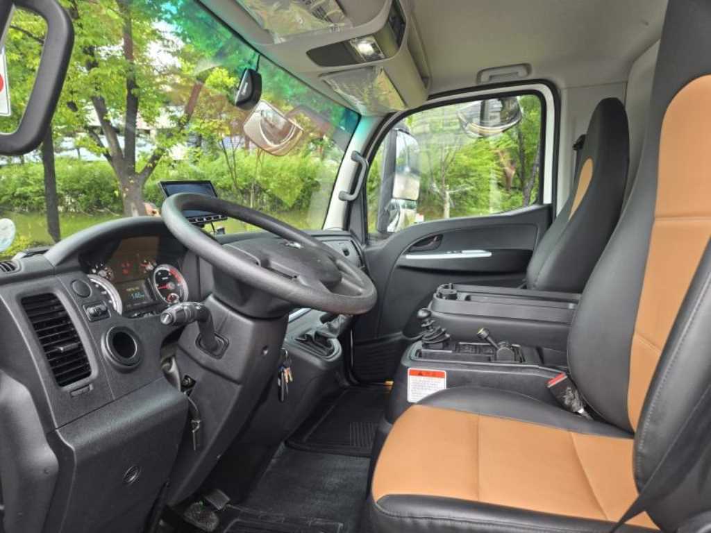 medium and large cargo dump - Vista 9