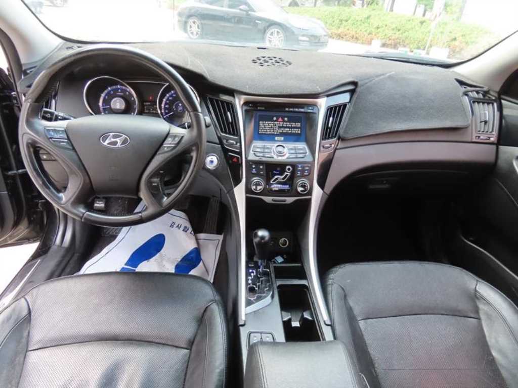 HYUNDAI Sonata - Vista 8