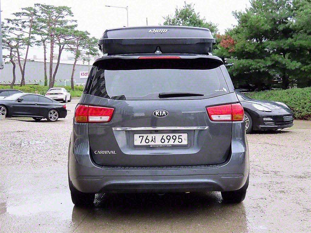 KIA Carnival - Vista 4
