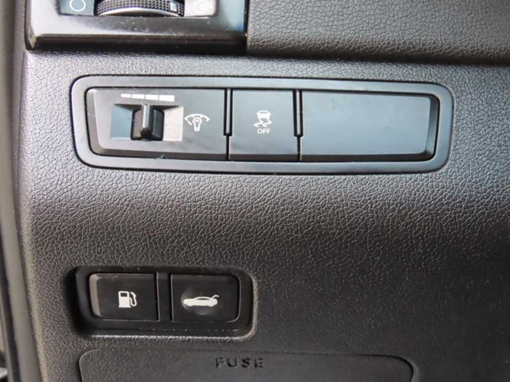 HYUNDAI Sonata - Vista 11