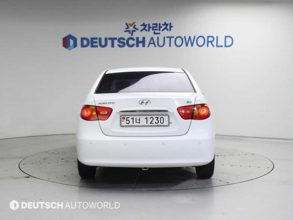 HYUNDAI Avante - Vista 4