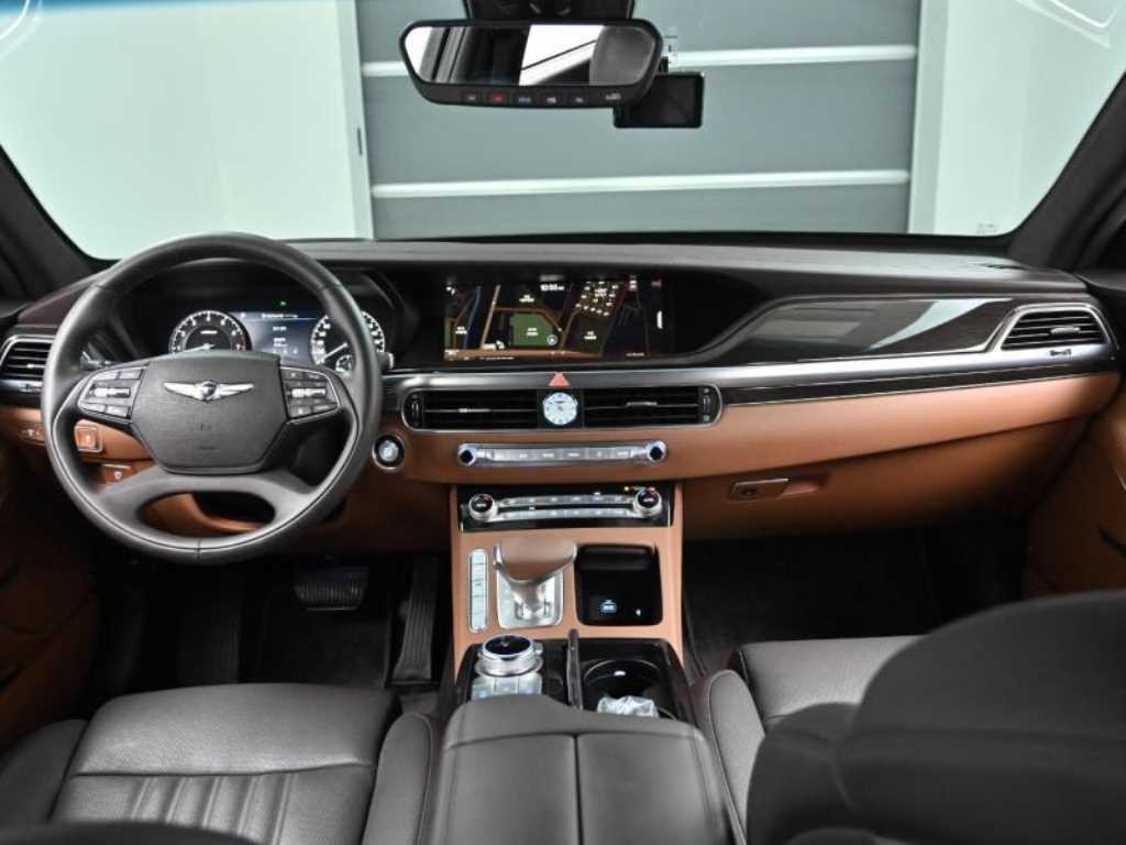 Genesis G90 - Vista 7