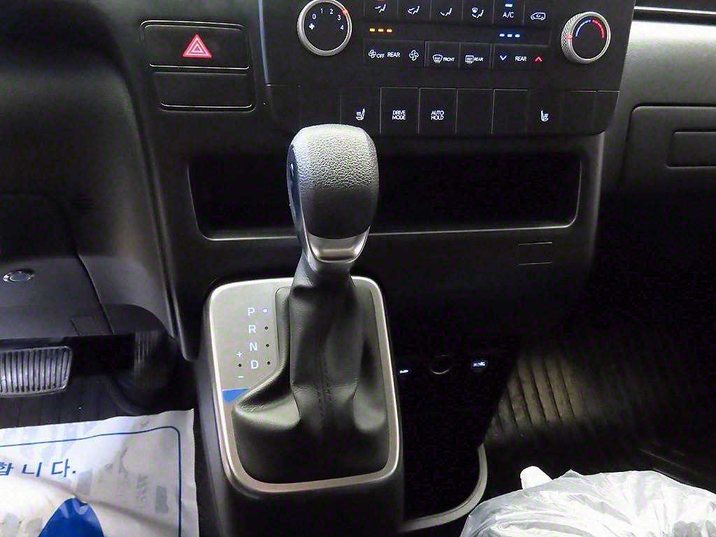 HYUNDAI Staria - Vista 12