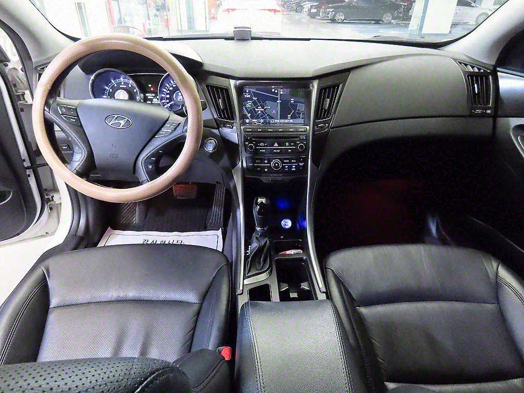 HYUNDAI Sonata - Vista 10