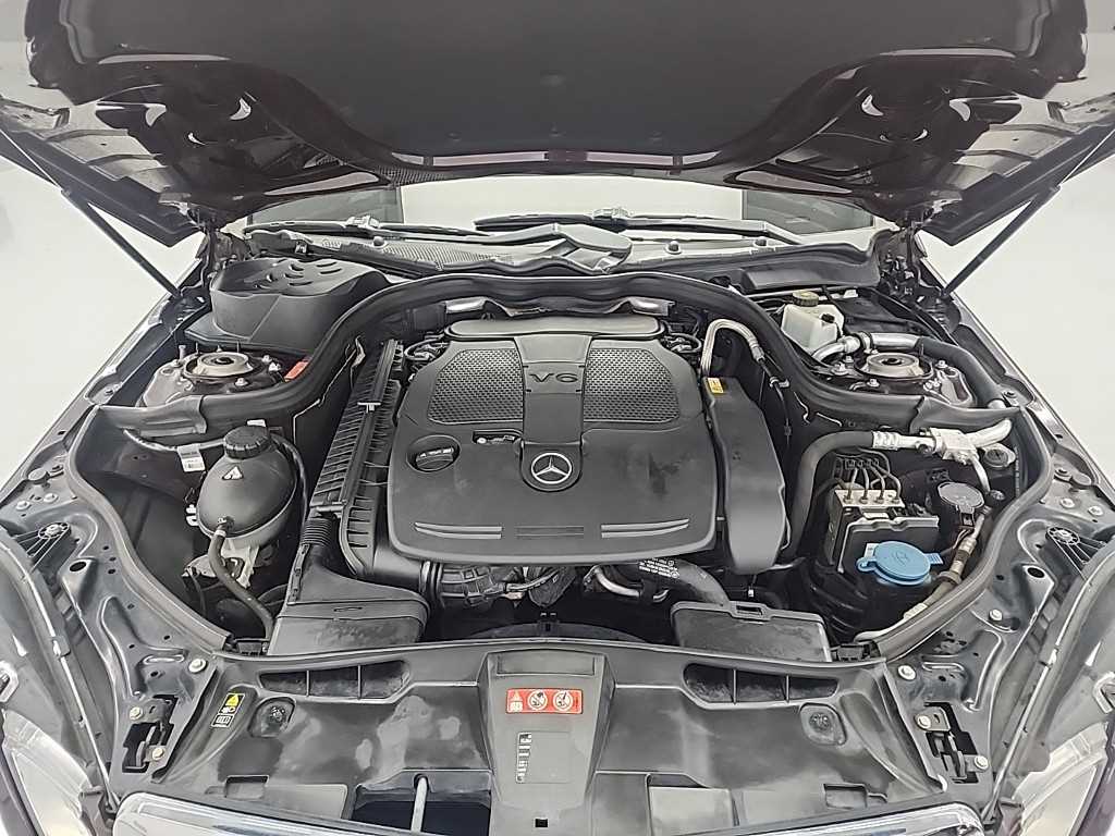 Mercedes Benz E class - Vista 5