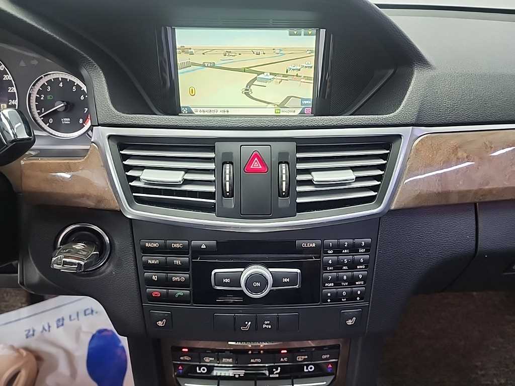 Mercedes Benz E class - Vista 10