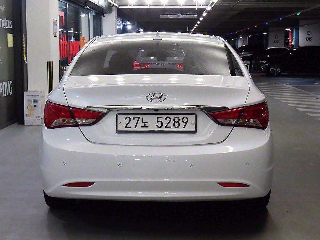 HYUNDAI Sonata - Vista 5