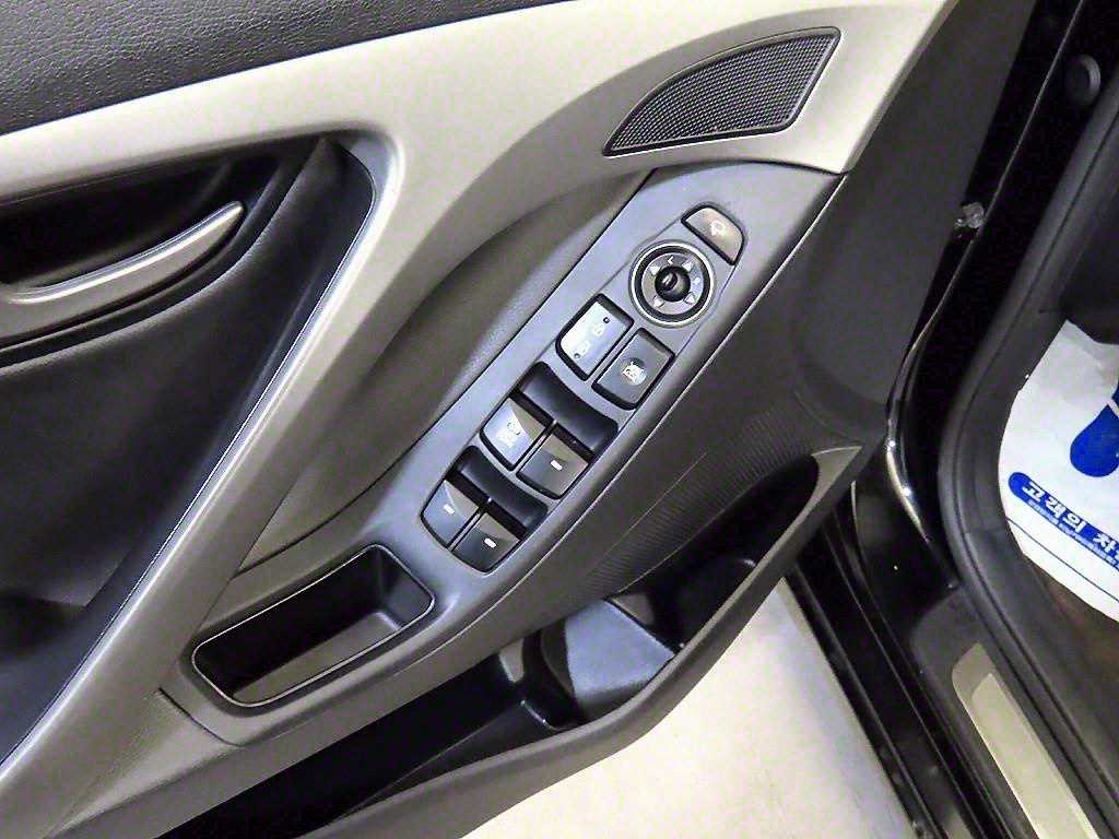 HYUNDAI Avante 2015 Negro - Importación desde Corea - HF Imports Iquique - Foto 18