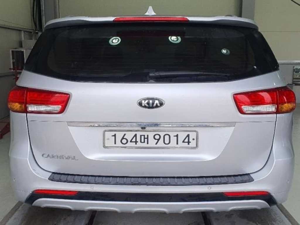 KIA Carnival - Vista 4