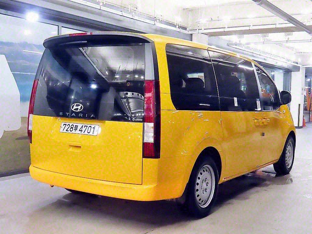 HYUNDAI Staria - Vista 4