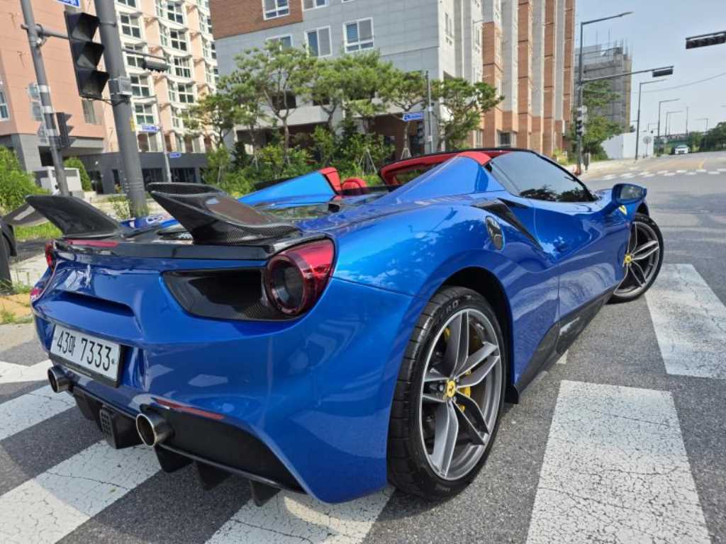 Ferrari 488 - Vista 6