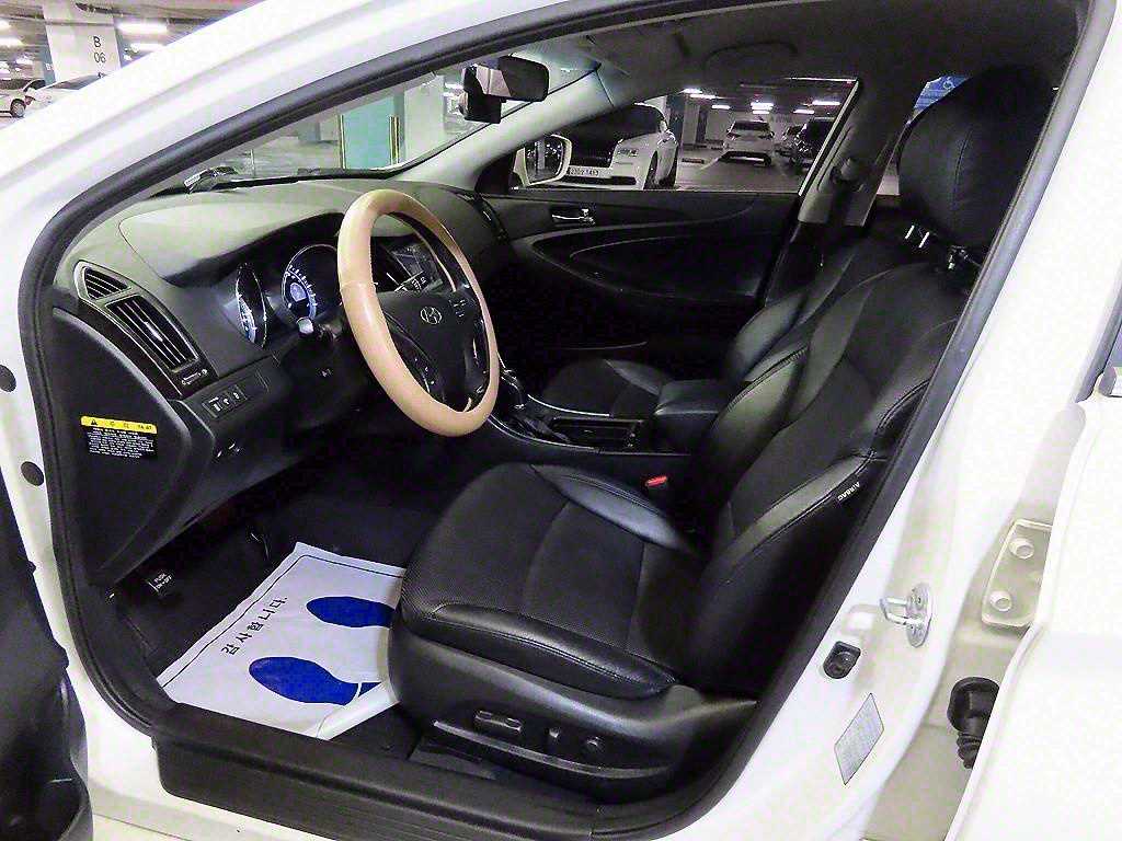 HYUNDAI Sonata - Vista 6