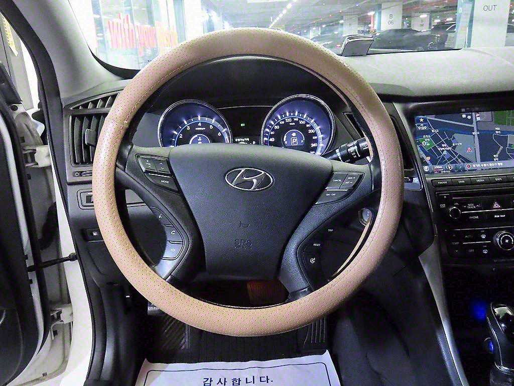 HYUNDAI Sonata - Vista 8