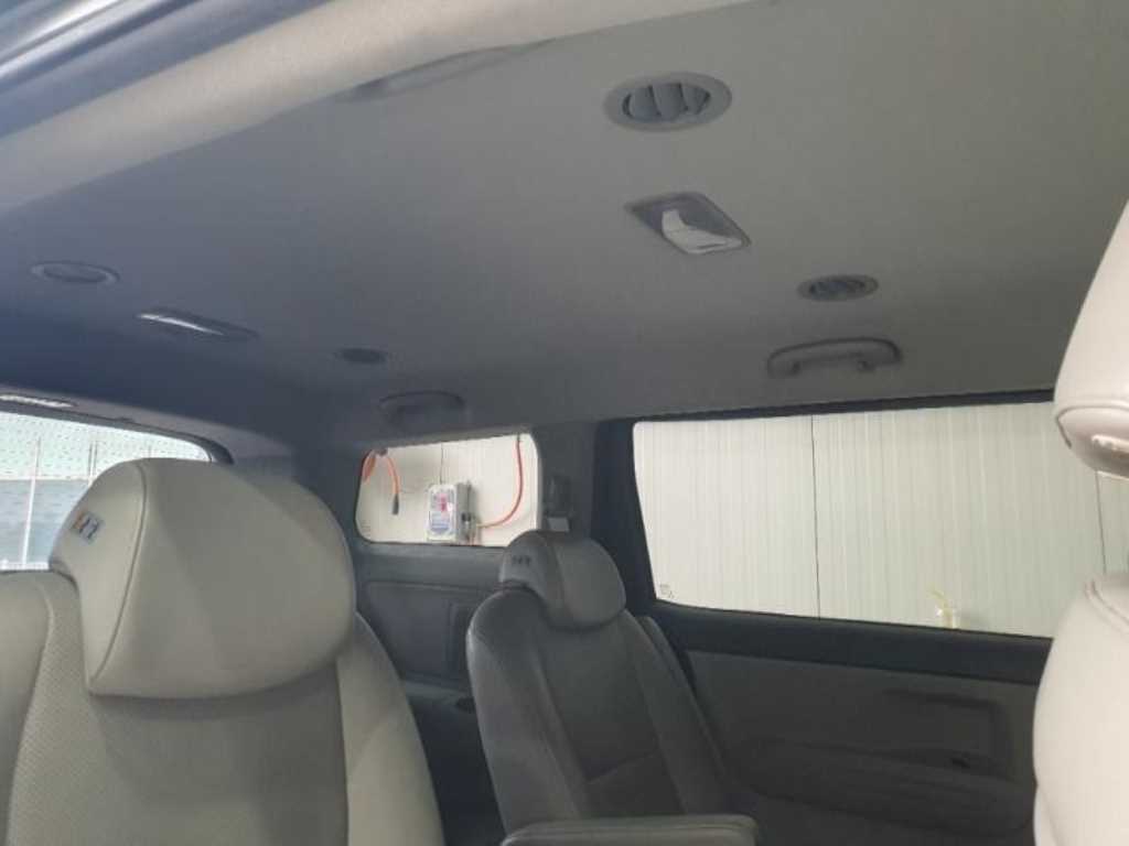 KIA Carnival - Vista 7