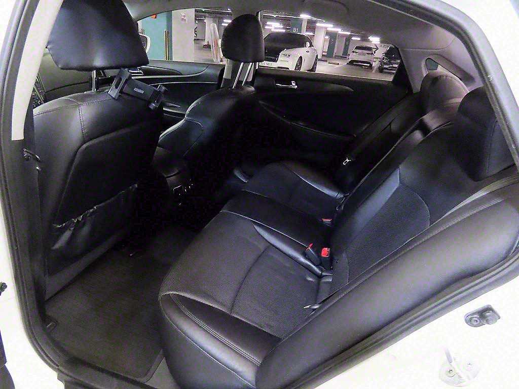 HYUNDAI Sonata - Vista 7