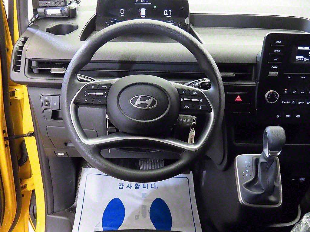 HYUNDAI Staria - Vista 9