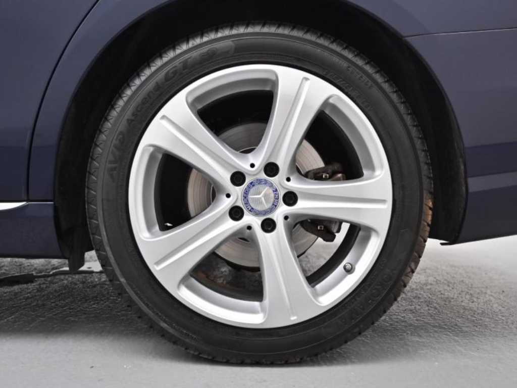 Mercedes Benz E class - Vista 6