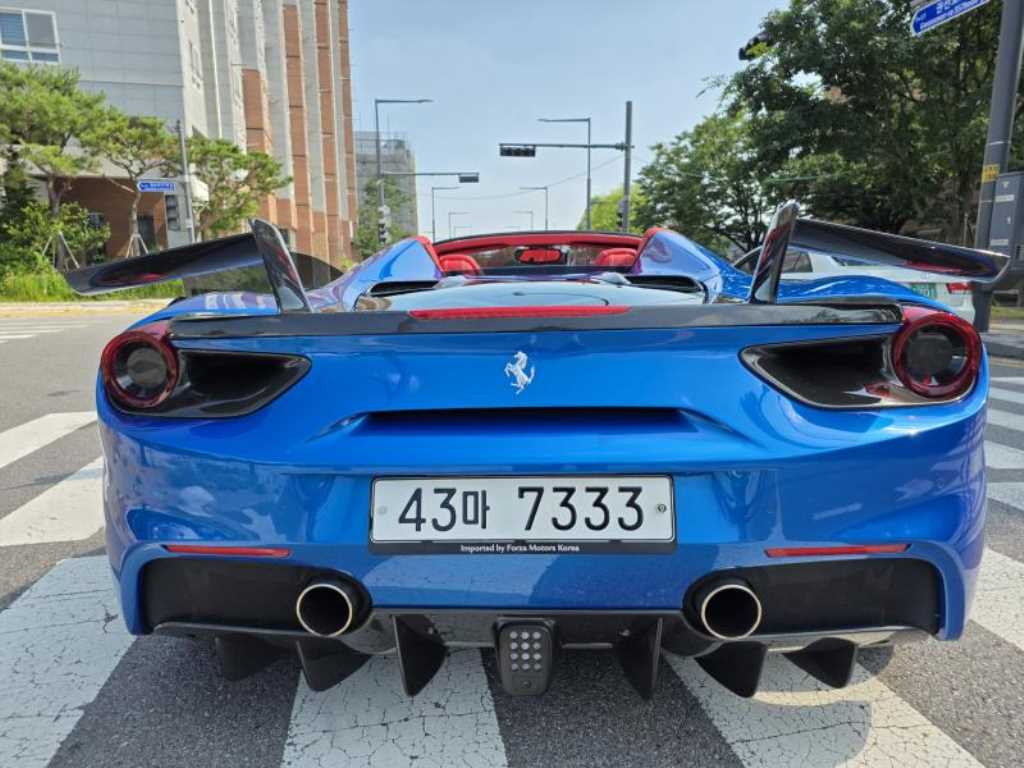Ferrari 488 - Vista 4