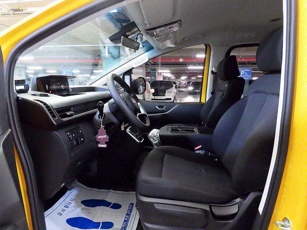 HYUNDAI Staria - Vista 6