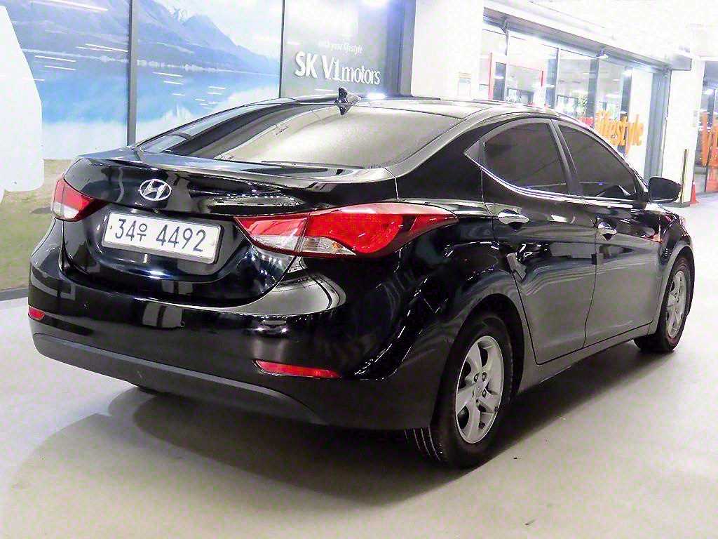 HYUNDAI Avante - Vista 4