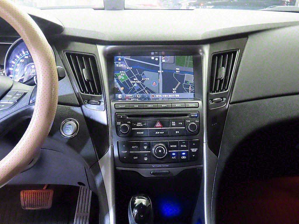 HYUNDAI Sonata - Vista 11