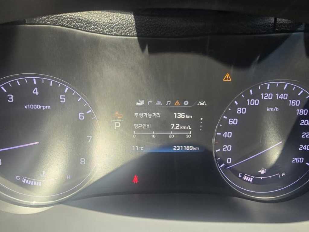 HYUNDAI Genesis - Vista 8