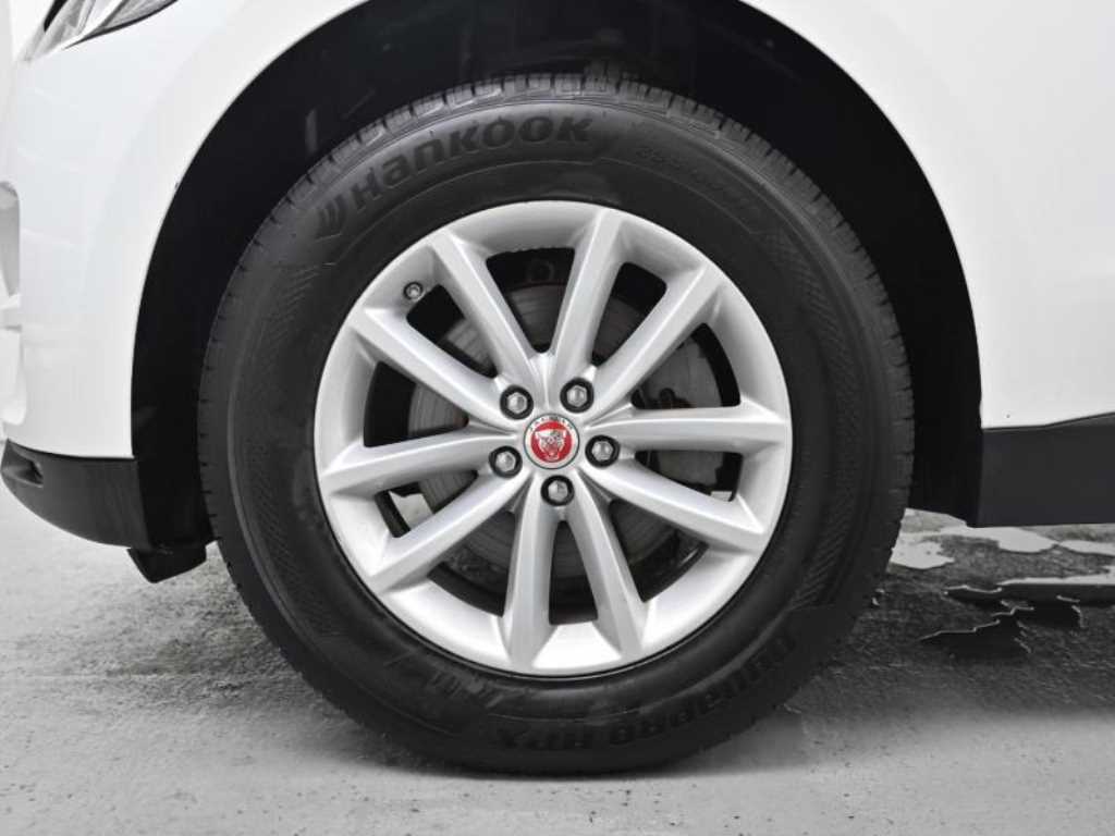 Jaguar F-PACE - Vista 5