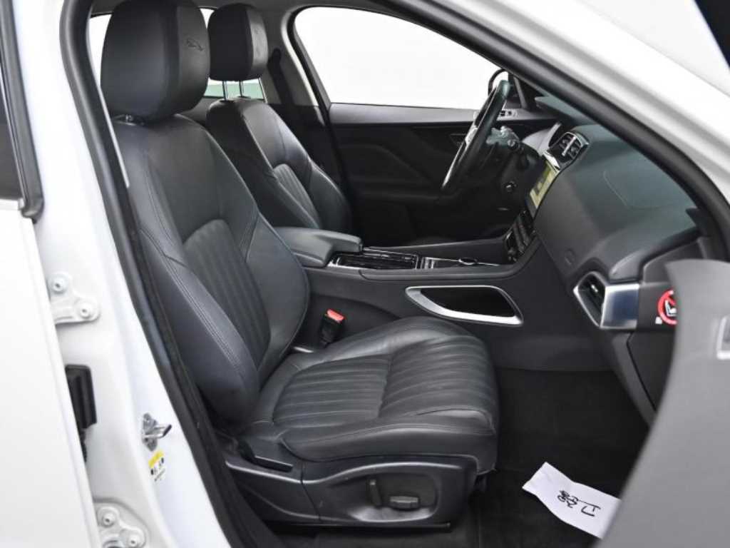 Jaguar F-PACE - Vista 10