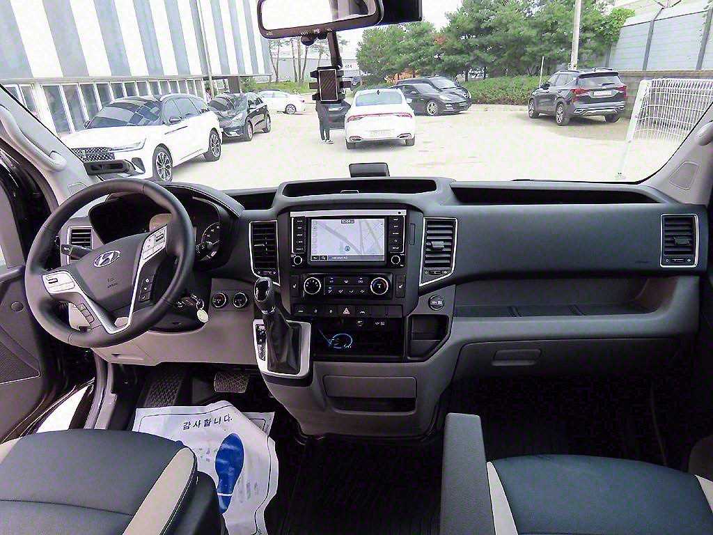 HYUNDAI Solati - Vista 8