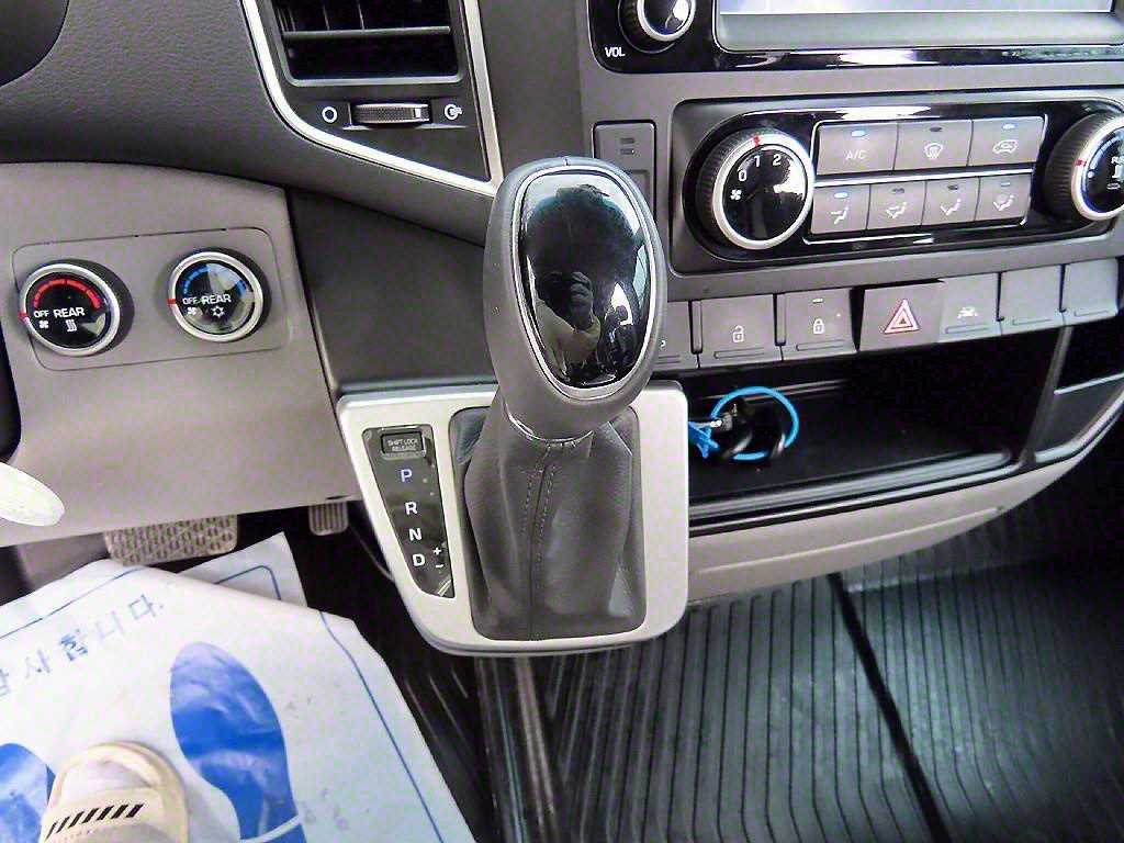 HYUNDAI Solati - Vista 11