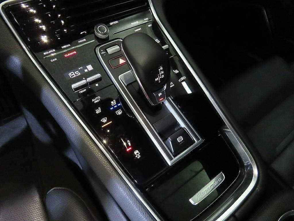 Porsche Panamera - Vista 12