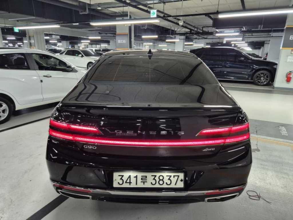 Genesis G90 - Vista 4
