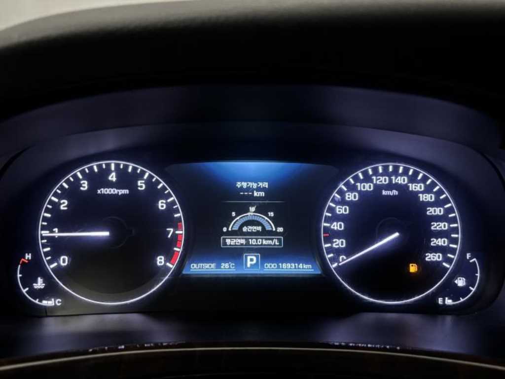 HYUNDAI Equus - Vista 9