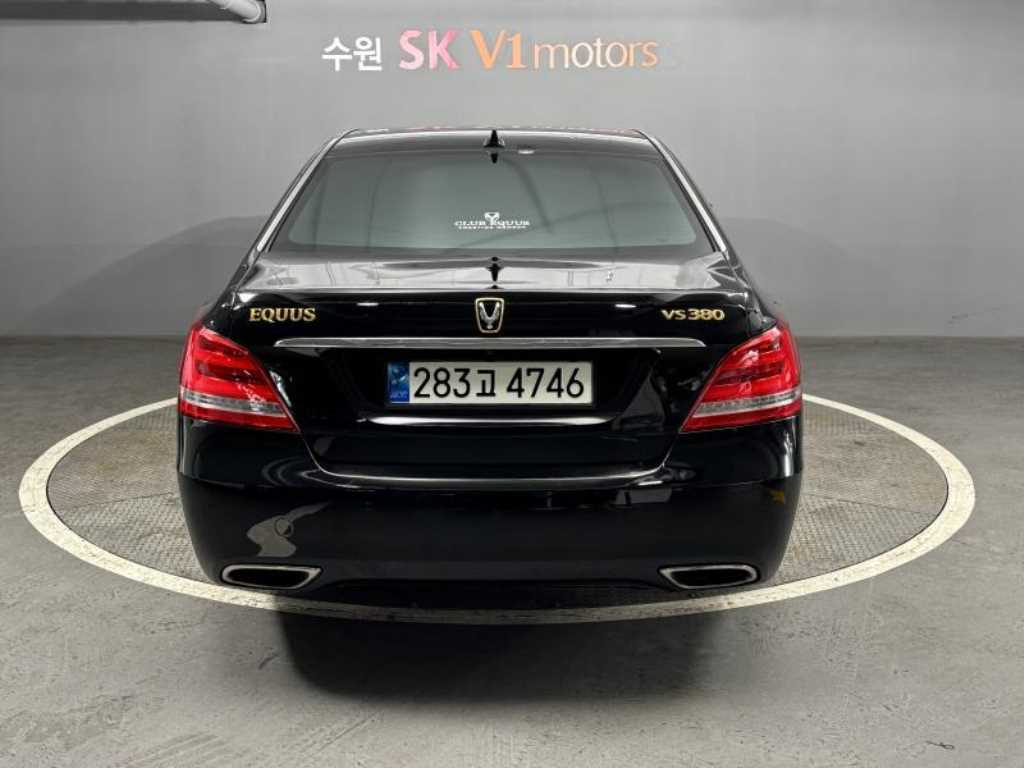 HYUNDAI Equus - Vista 4