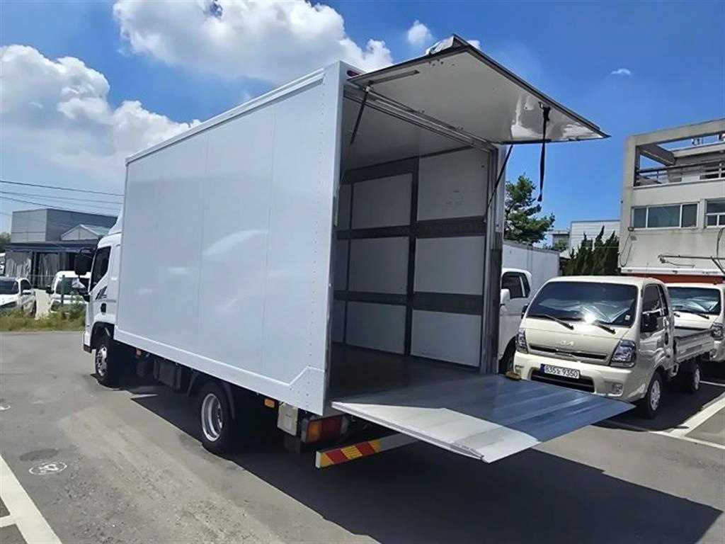 medium and large cargo truck - Vista 9
