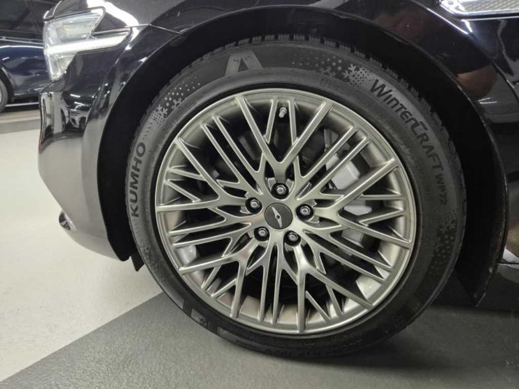 Genesis G90 - Vista 5