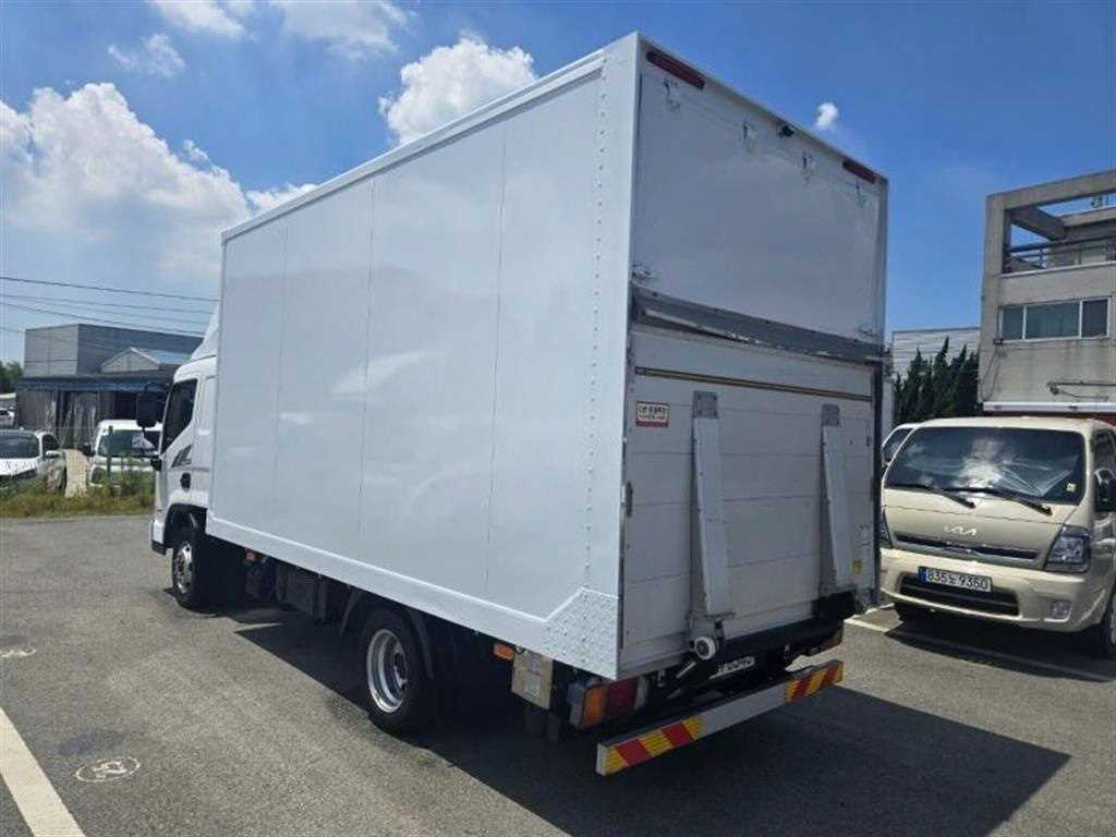 medium and large cargo truck - Vista 4