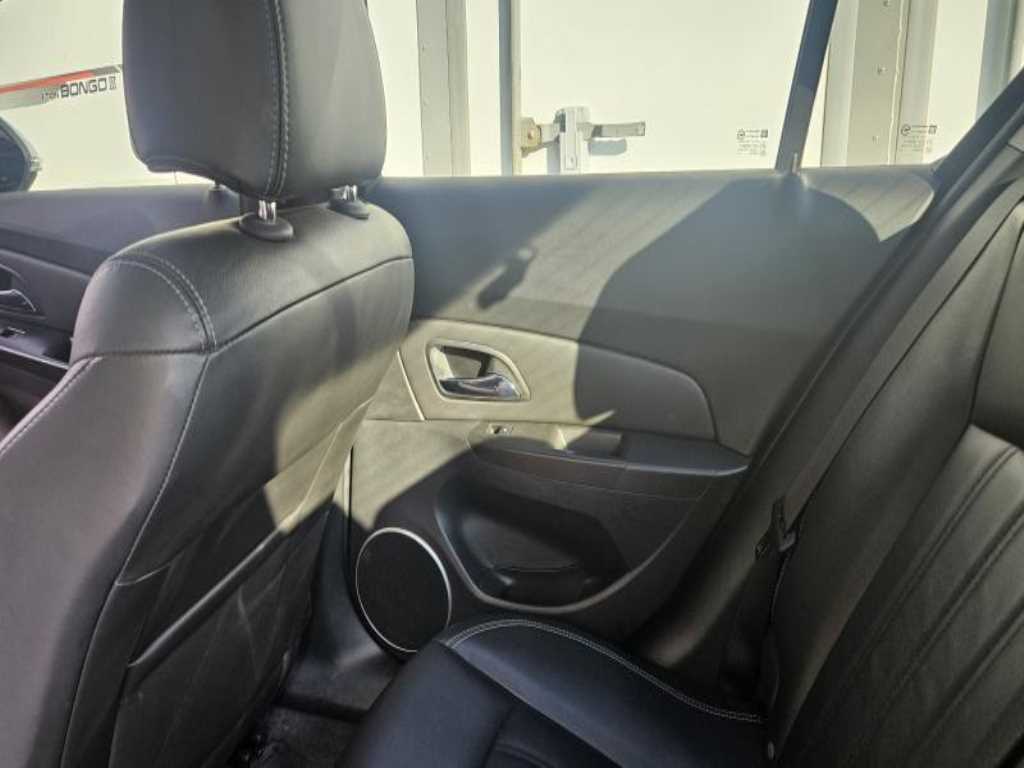 Chevrolet Cruise - Vista 7