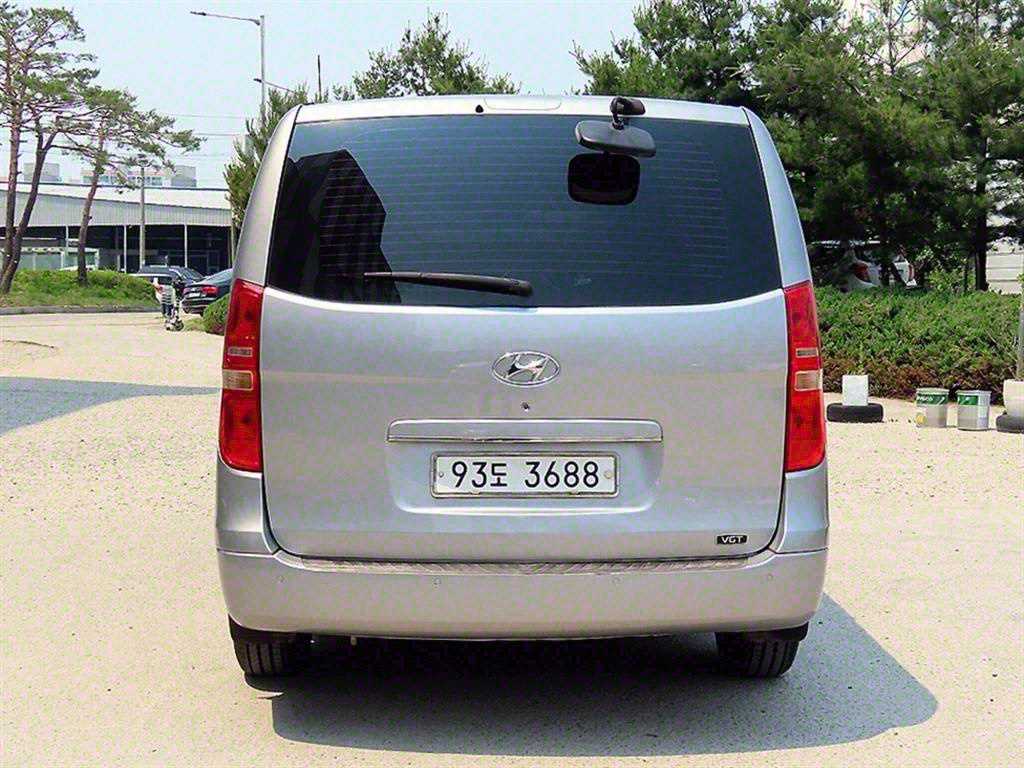 HYUNDAI Starex - Vista 4